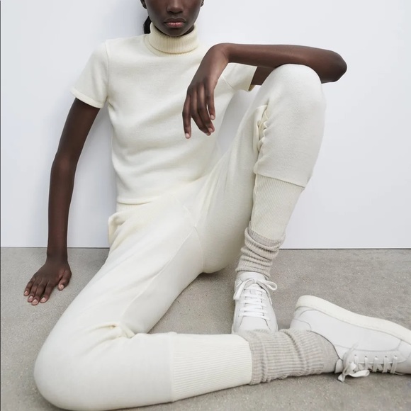 Zara
SOFT JOGGING PANTS - ecru - Picture 1 of 5